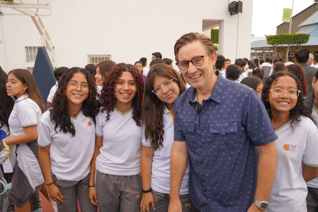 Quique Smith Liceo Crisitano Guayaquil Pastor